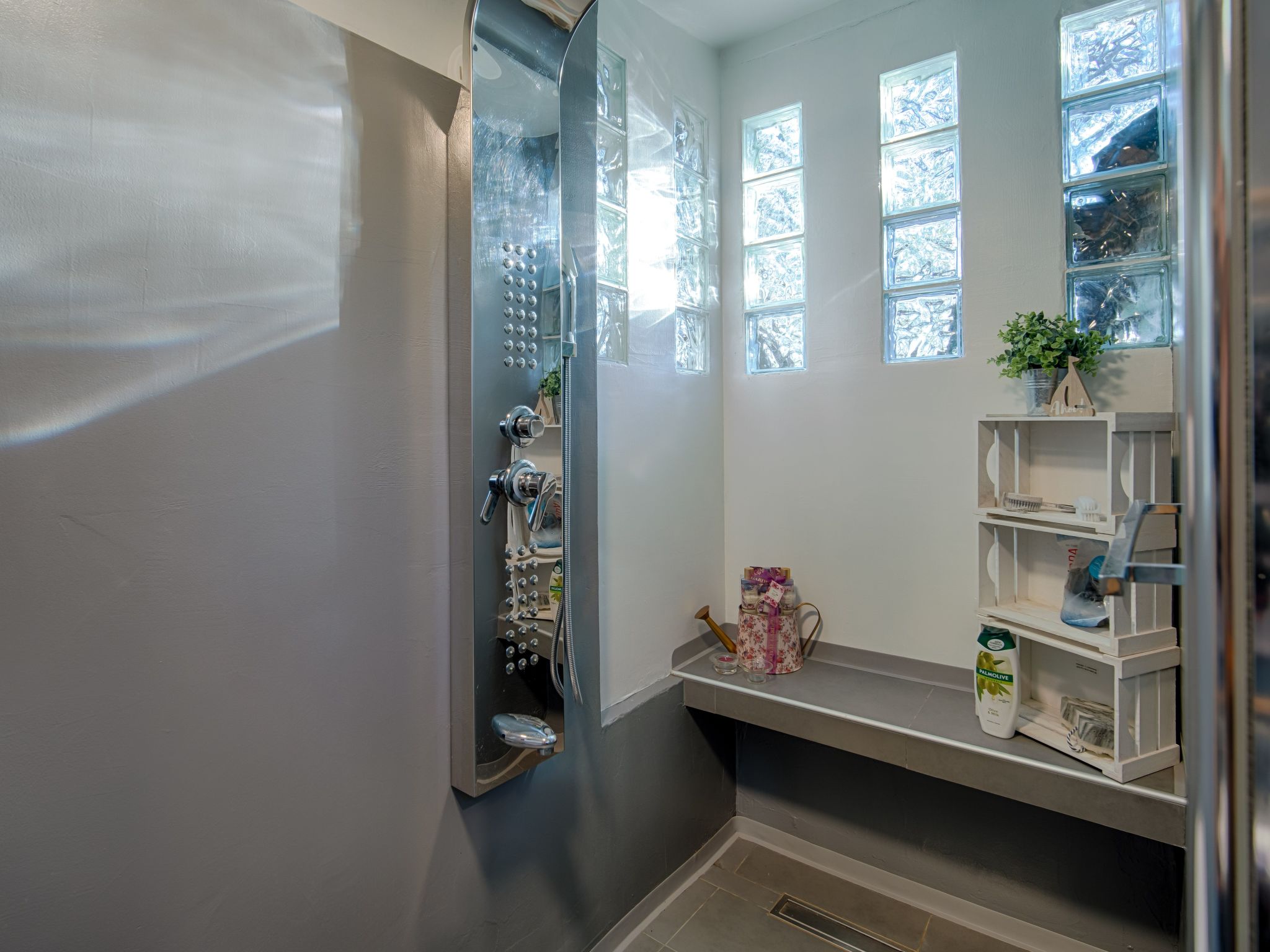 Haus mit Pool, 50 Meter vom Meer entfernt-Image-tags.info