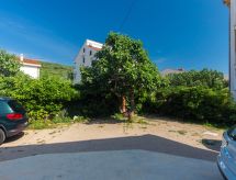 2-Zimmer-Wohnung mit 1 Badezimmer und Terrasse