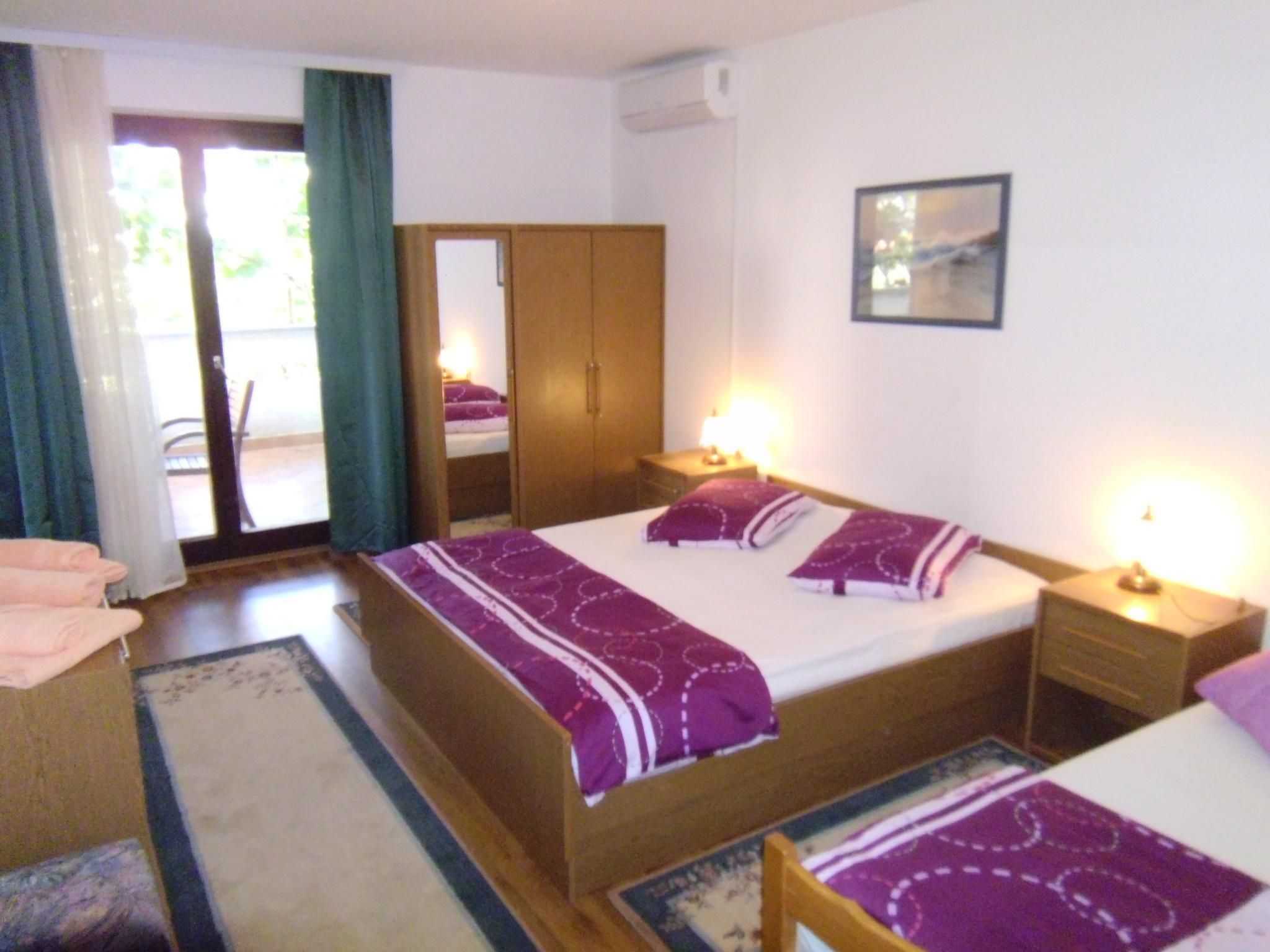 2-Zimmer-Wohnung mit 1 Badezimmer und Terrasse-Image-tags.info