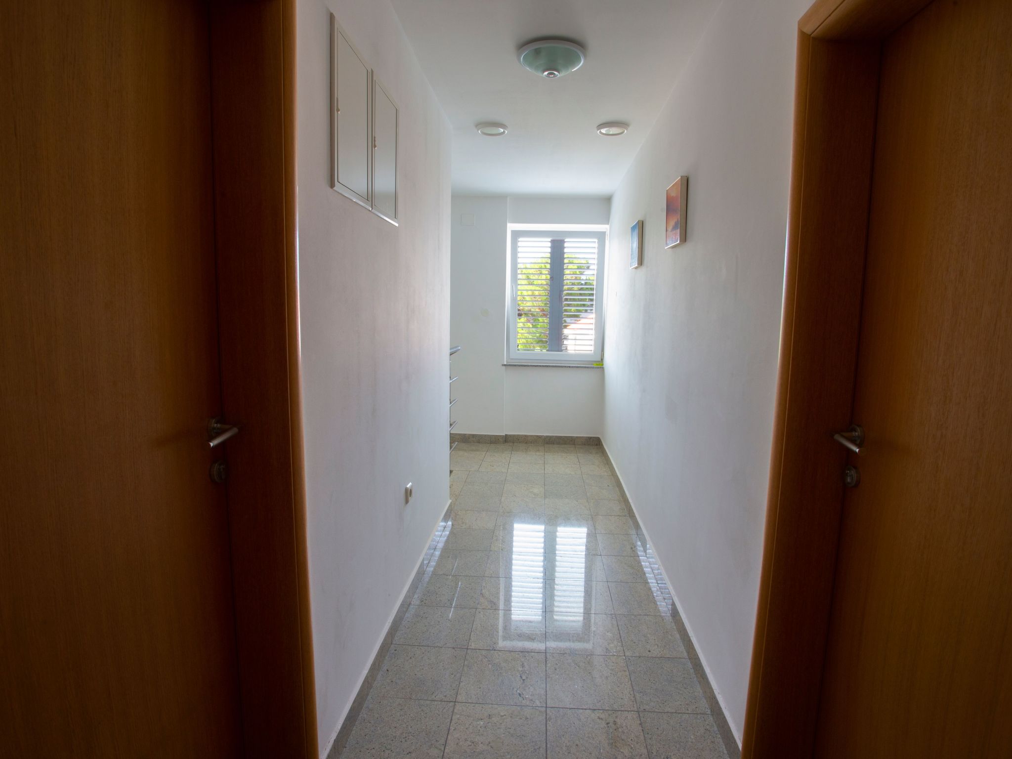 "Buka Calm VIIi-Inside