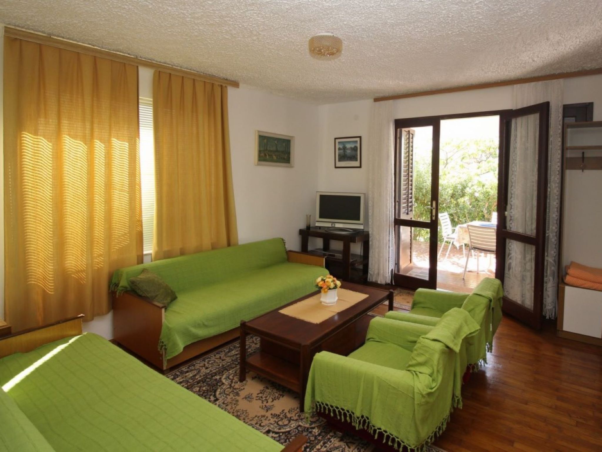 "Apartman Nada" mit Terrasse-Drinnen