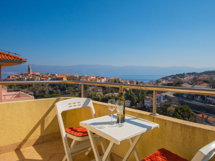 4-persoons appartement met zeezicht in Vrbnik op Krk in VRBNIK