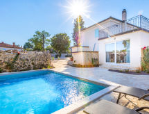 Paesana Heritage House: Authentieke villa met privézwembad op Krk - thumbnail 1