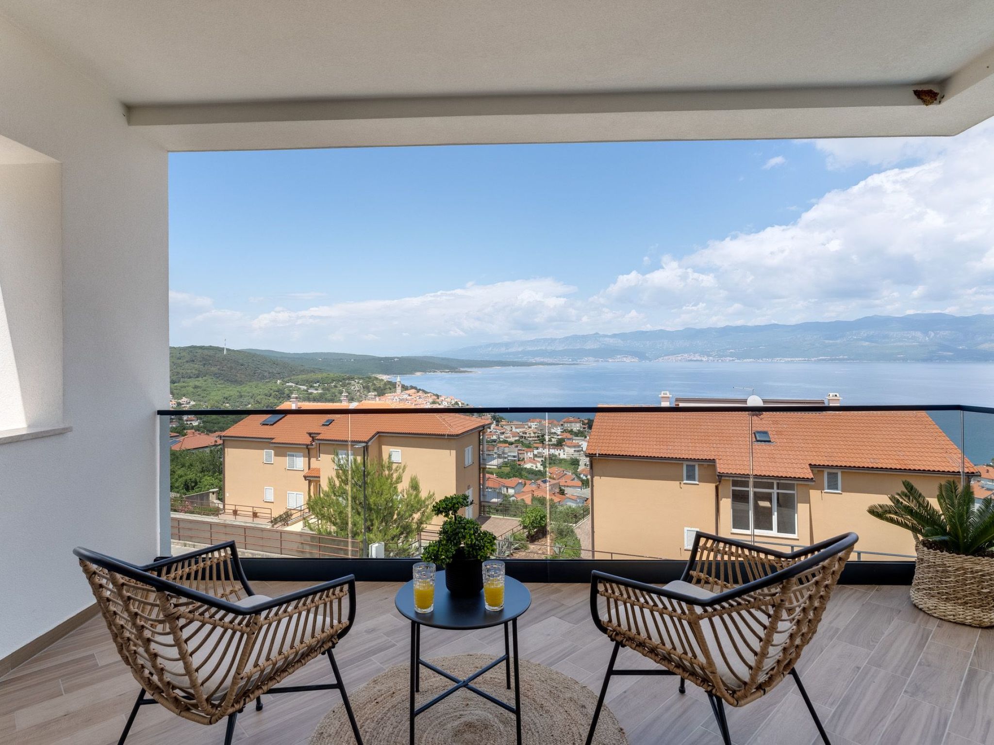 "Verbenico Hills"-Image-tags.info