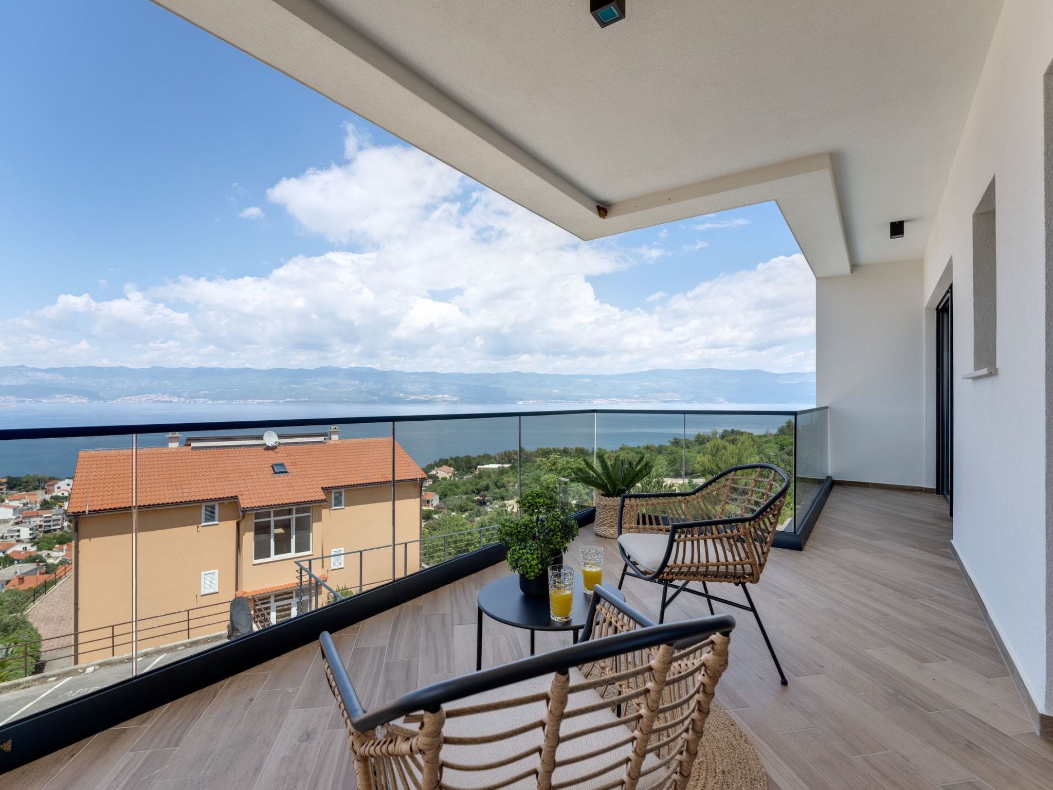 "Verbenico Hills"-Image-tags.info