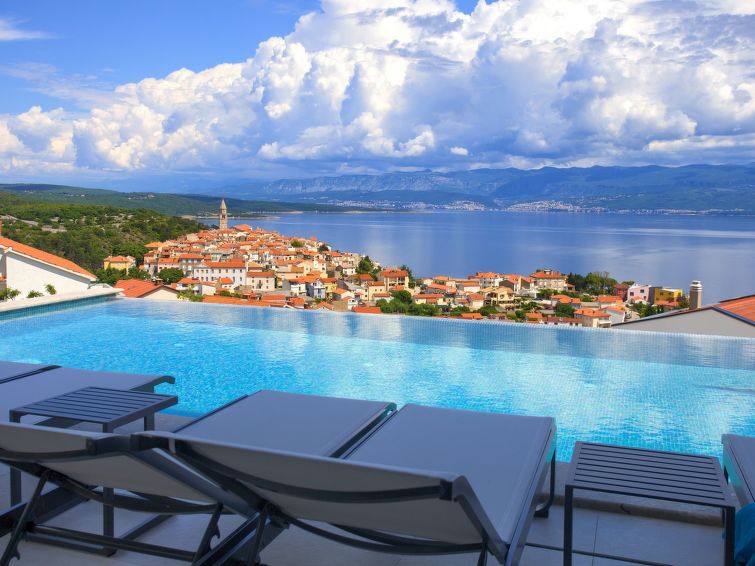 Vrijstaand vakantiehuis in Vrbnik met privézwembad voor 8 personen in VRBNIK