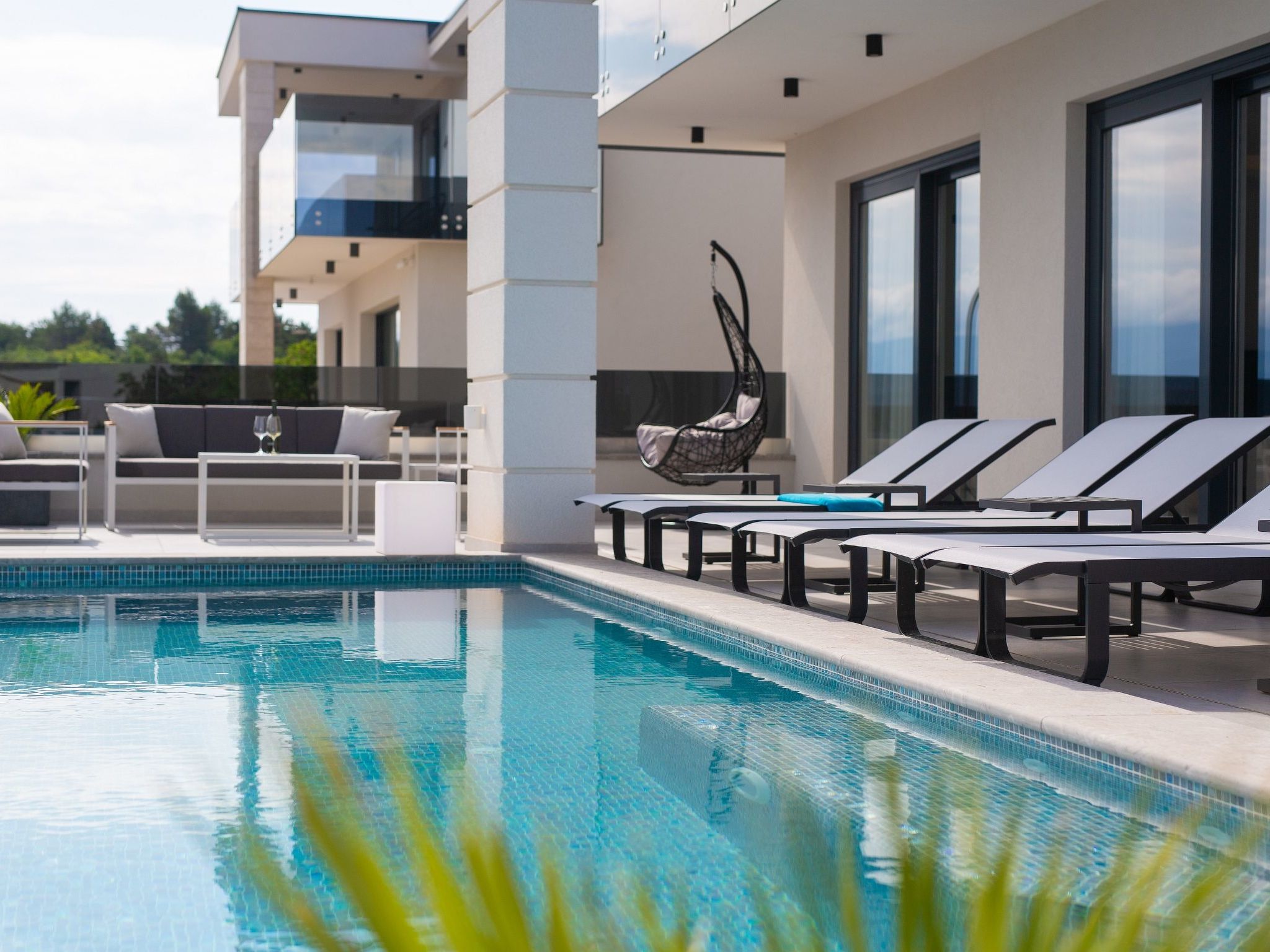 Luxuriöse Villa mit Pool und fantastischem Meerblick-Image-tags.info