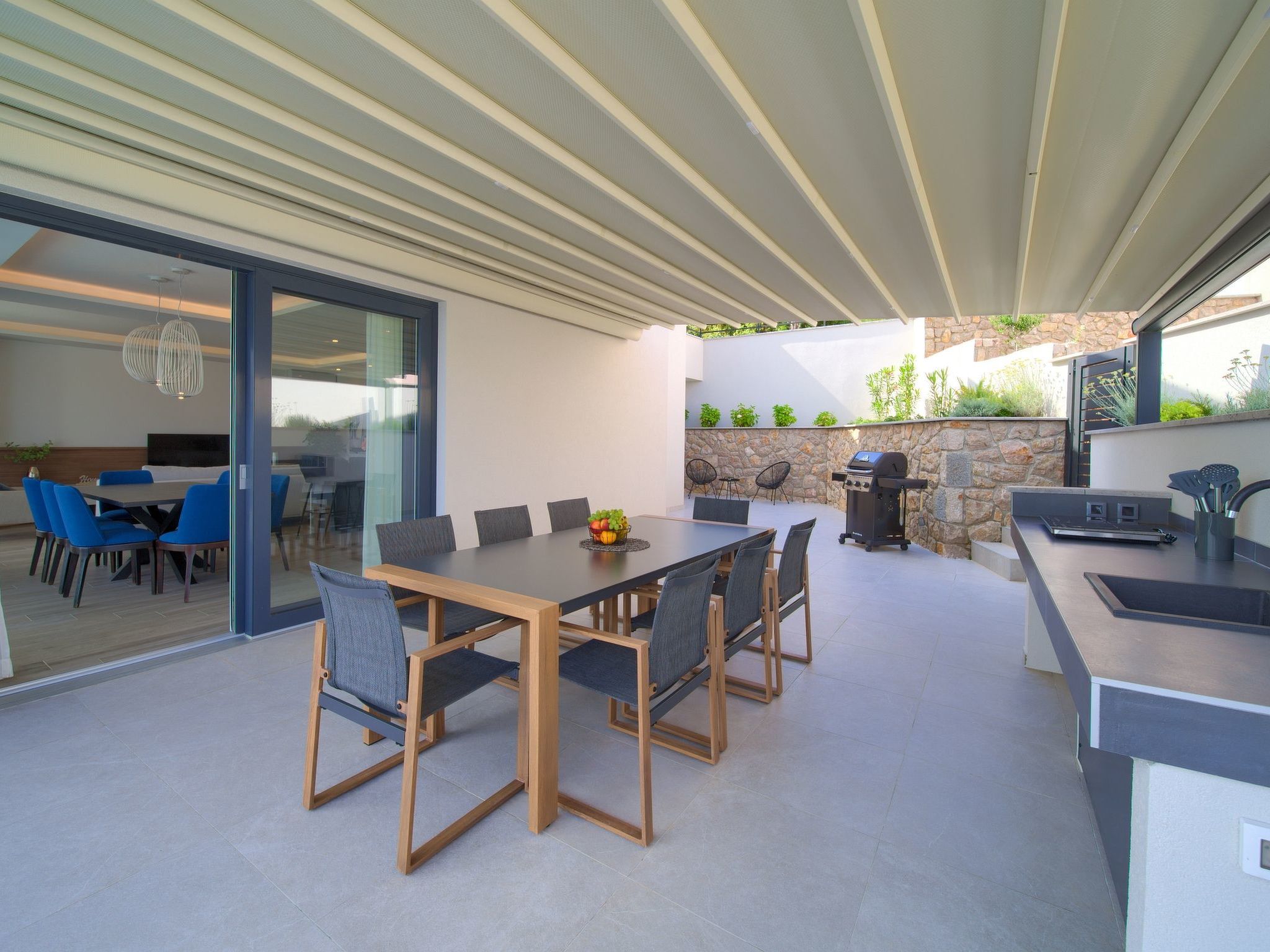 Luxuriöse Villa mit Pool und fantastischem Meerblick-Image-tags.info