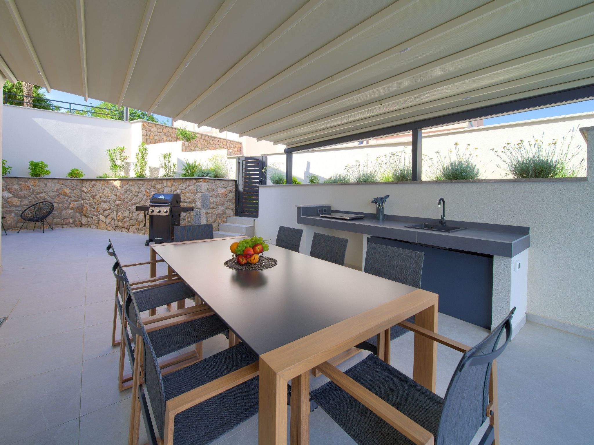 Luxuriöse Villa mit Pool und fantastischem Meerblick-Image-tags.info