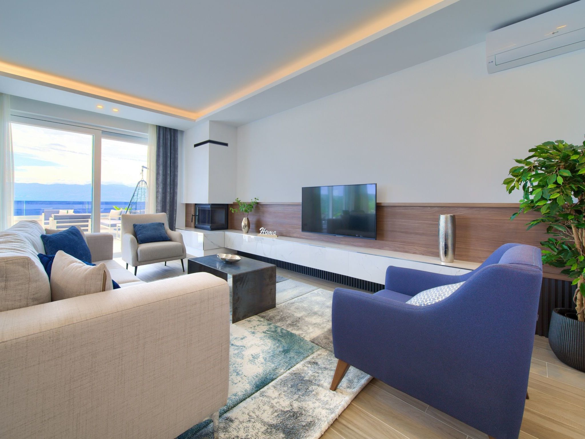 Luxuriöse Villa mit Pool und fantastischem Meerblick-Image-tags.info