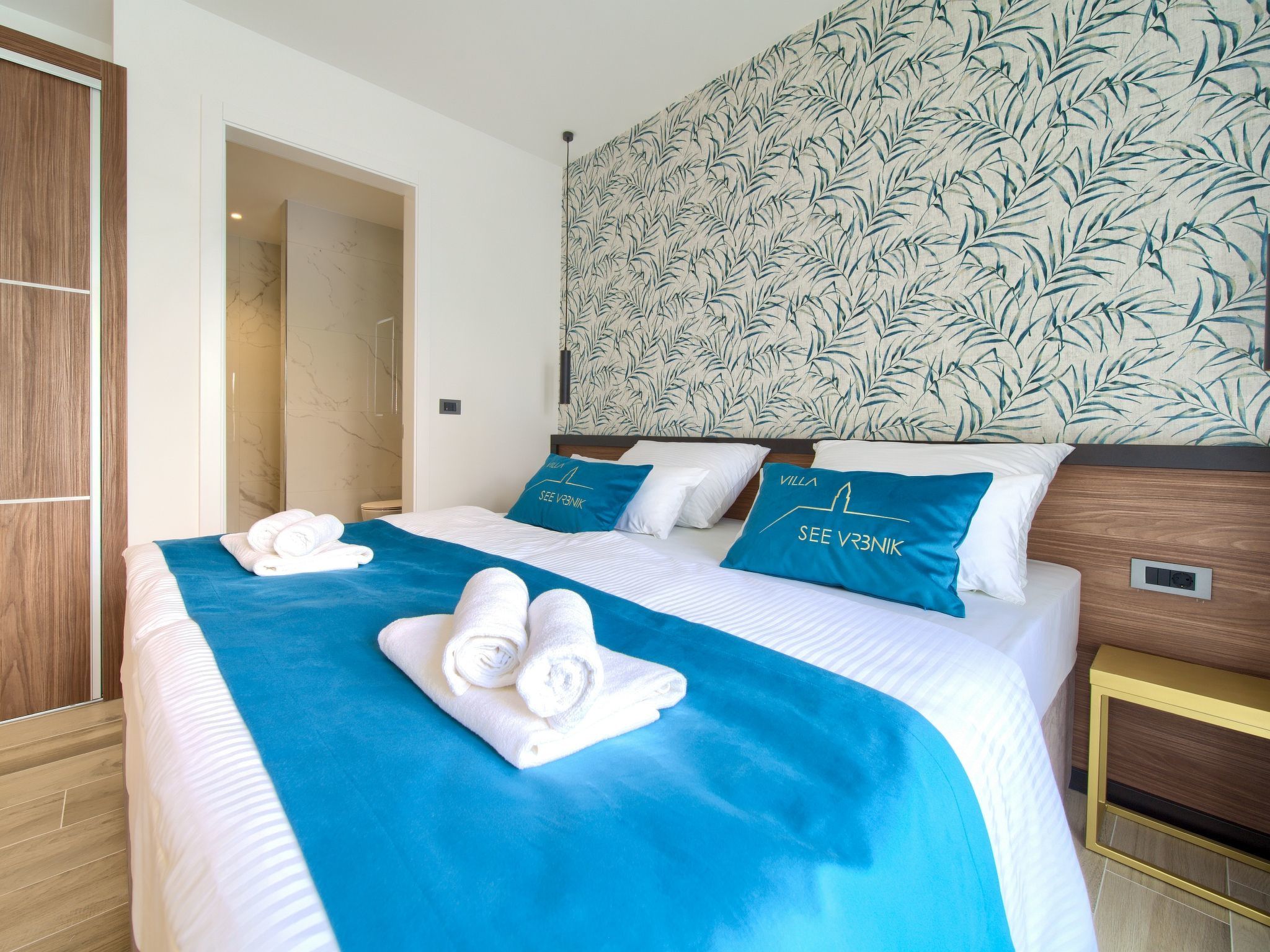 Luxuriöse Villa mit Pool und fantastischem Meerblick-Image-tags.info