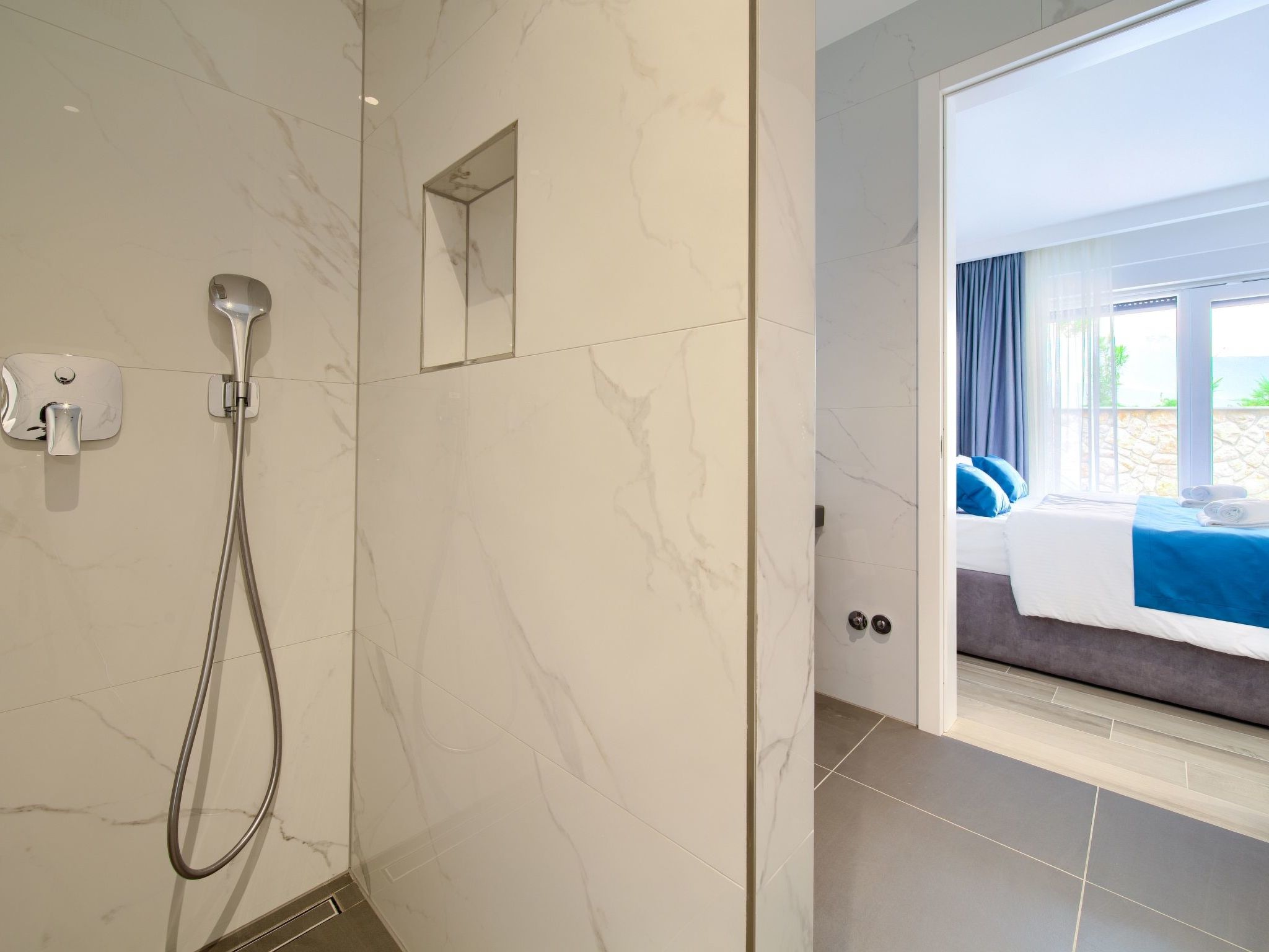 Luxuriöse Villa mit Pool und fantastischem Meerblick-Image-tags.info