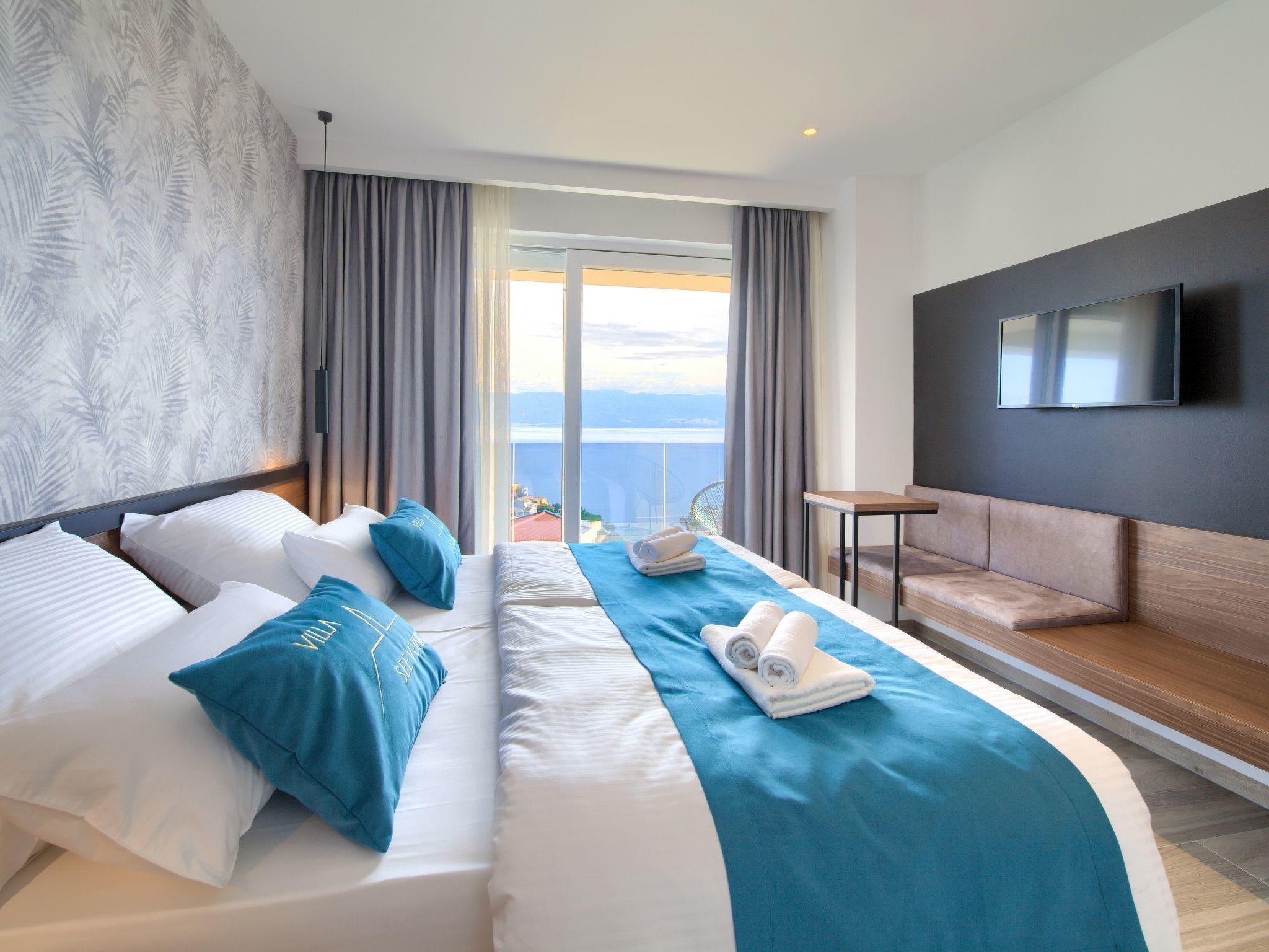 Luxuriöse Villa mit Pool und fantastischem Meerblick-Image-tags.info