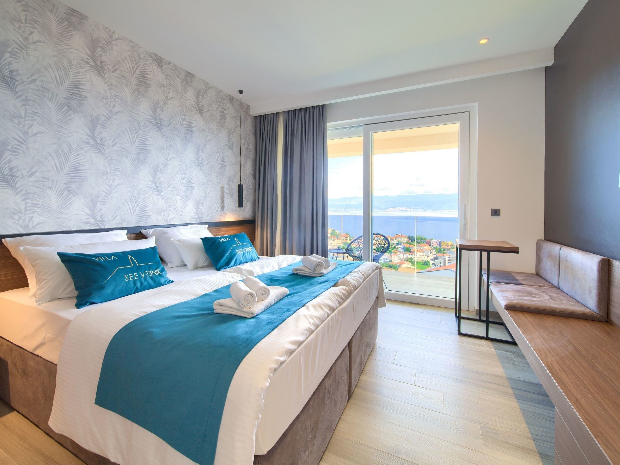 Luxuriöse Villa mit Pool und fantastischem Meerblick-Image-tags.info