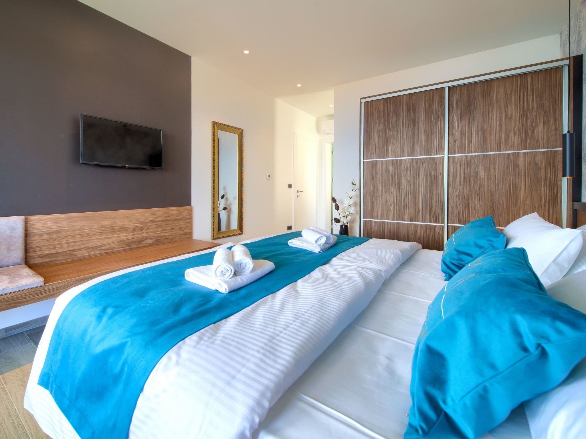 Luxuriöse Villa mit Pool und fantastischem Meerblick-Image-tags.info