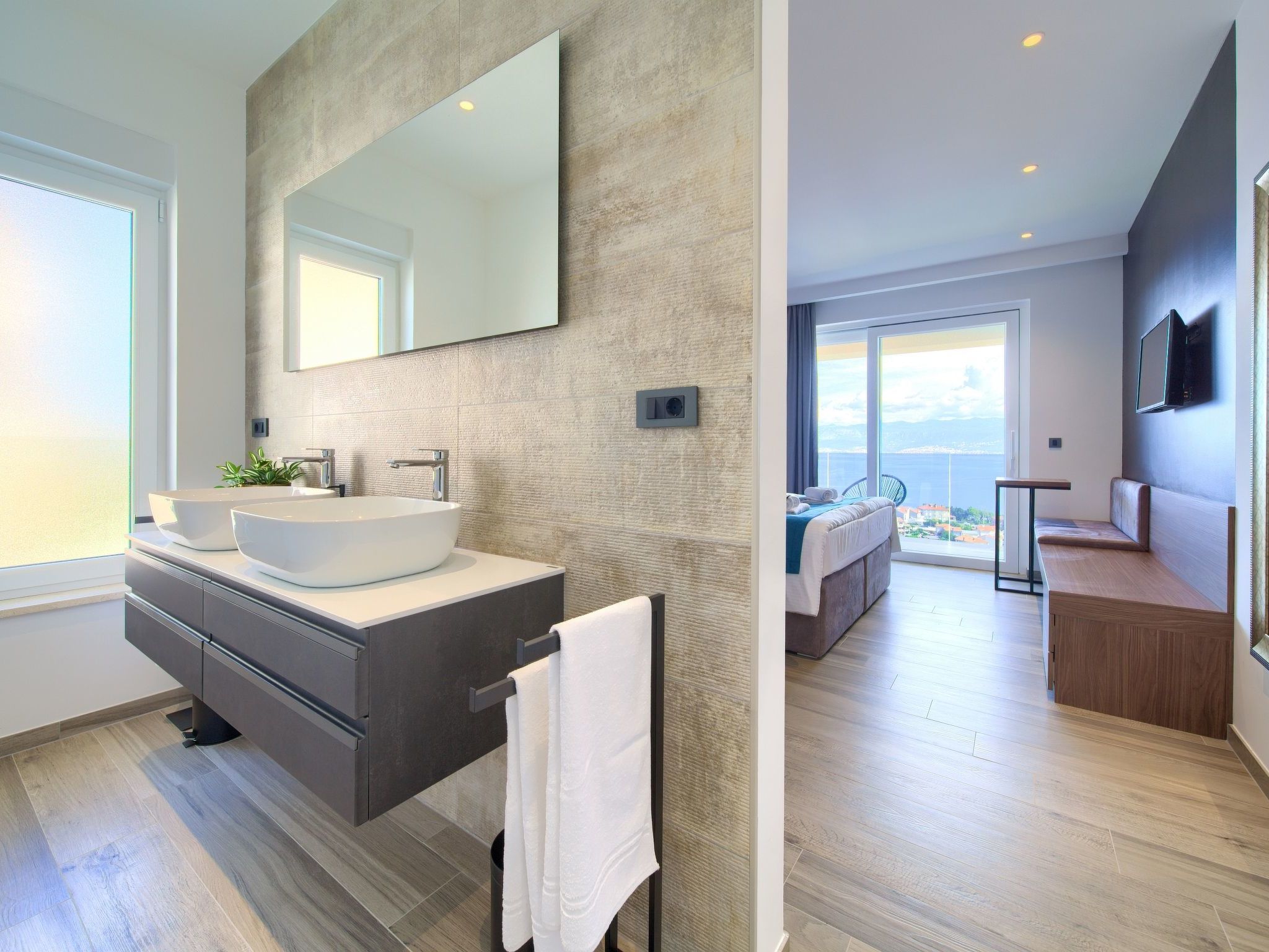 Luxuriöse Villa mit Pool und fantastischem Meerblick-Image-tags.info