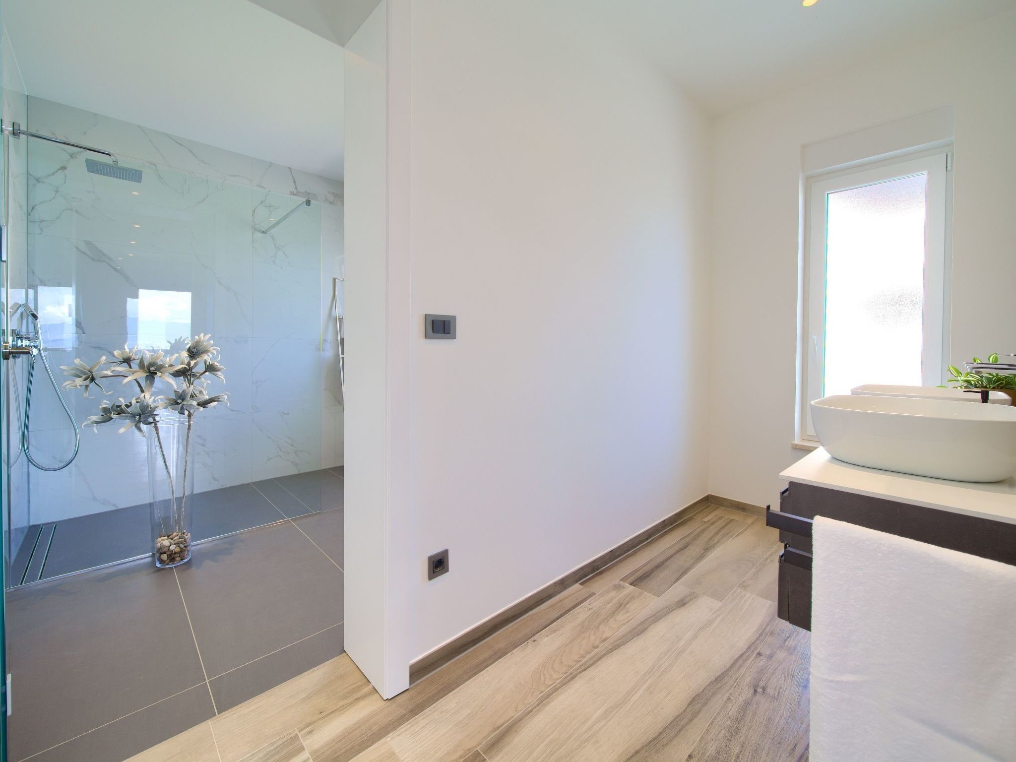 Luxuriöse Villa mit Pool und fantastischem Meerblick-Image-tags.info