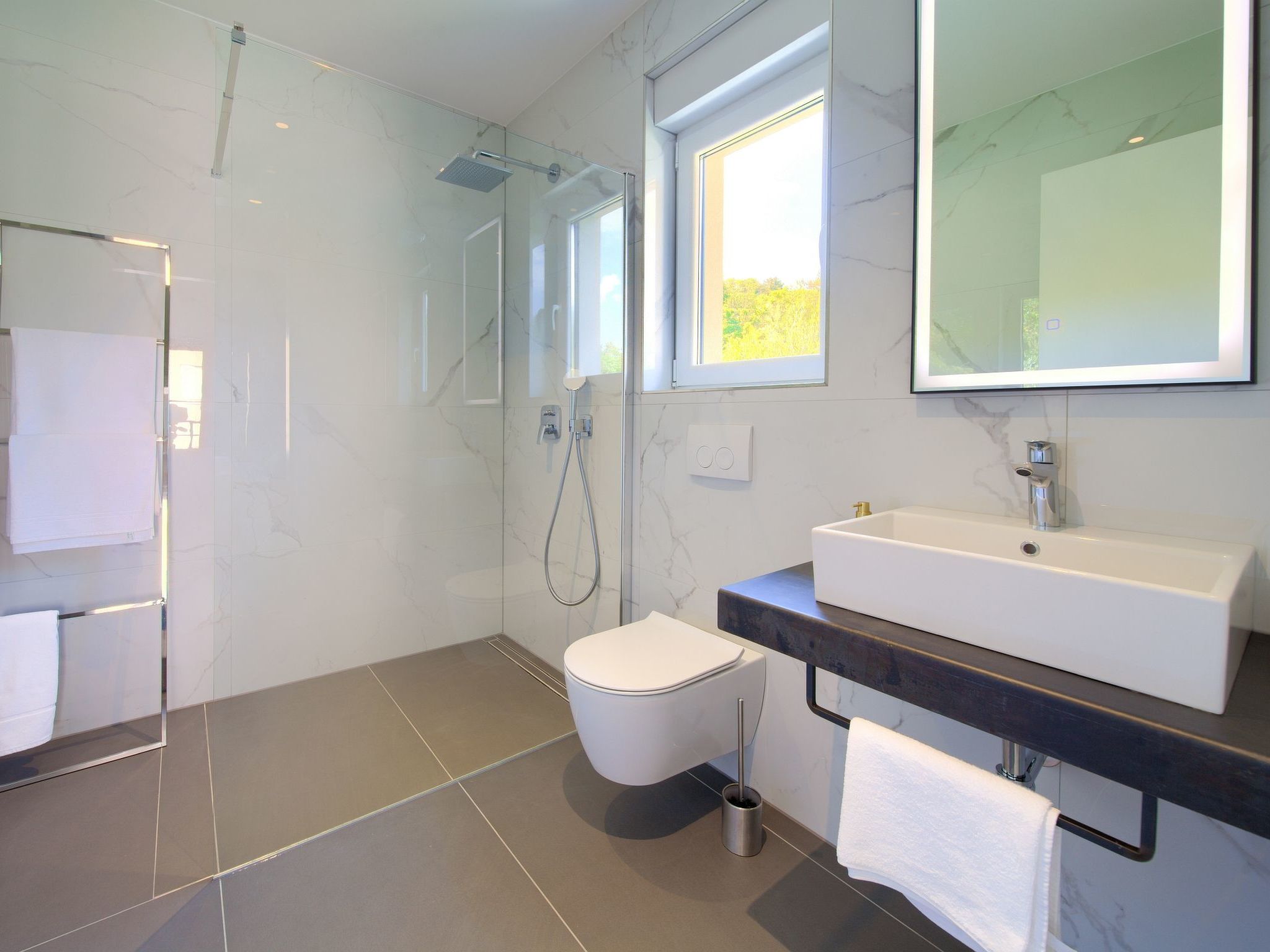 Luxuriöse Villa mit Pool und fantastischem Meerblick-Image-tags.info