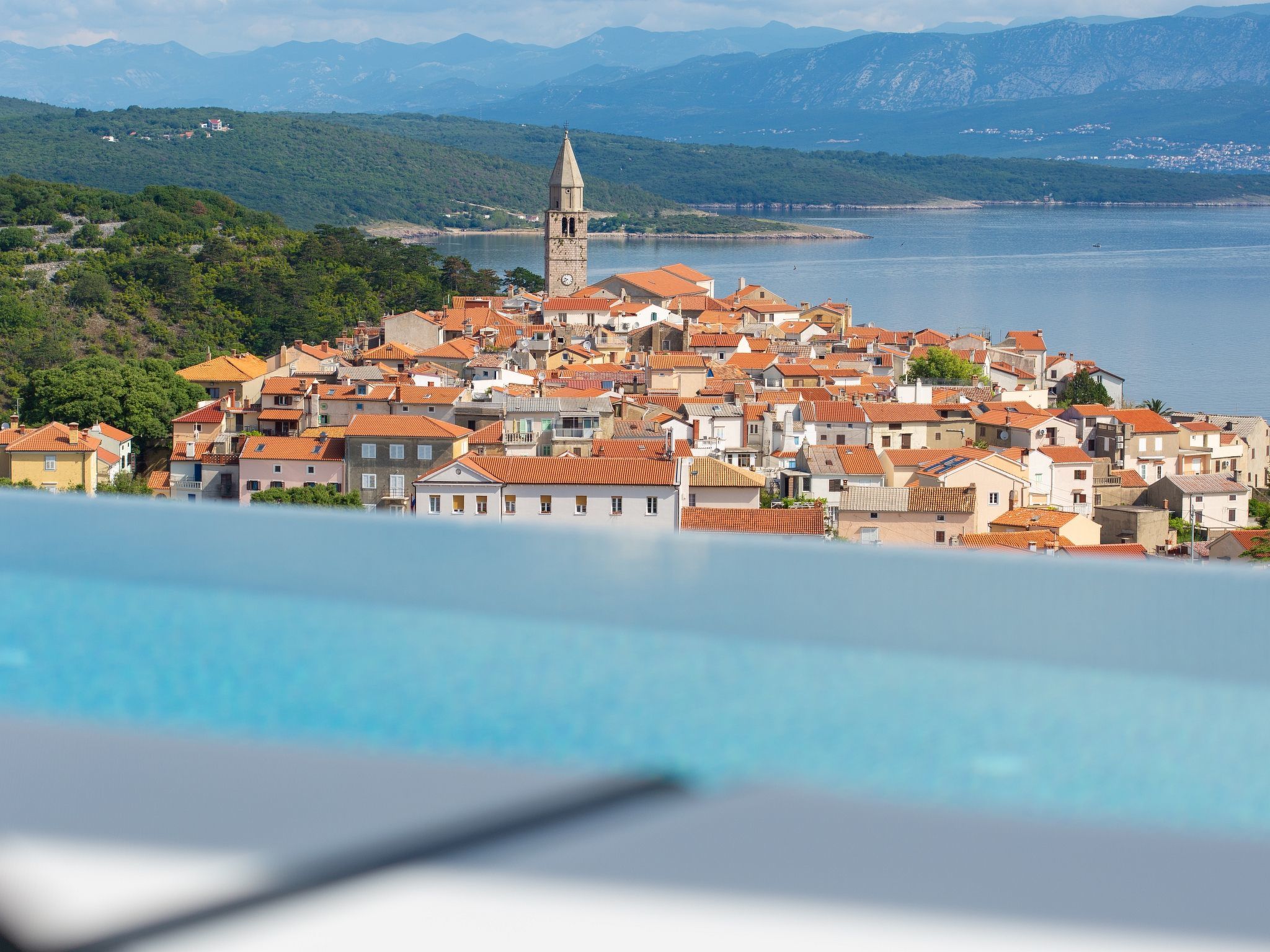 Luxuriöse Villa mit Pool und fantastischem Meerblick-Image-tags.info