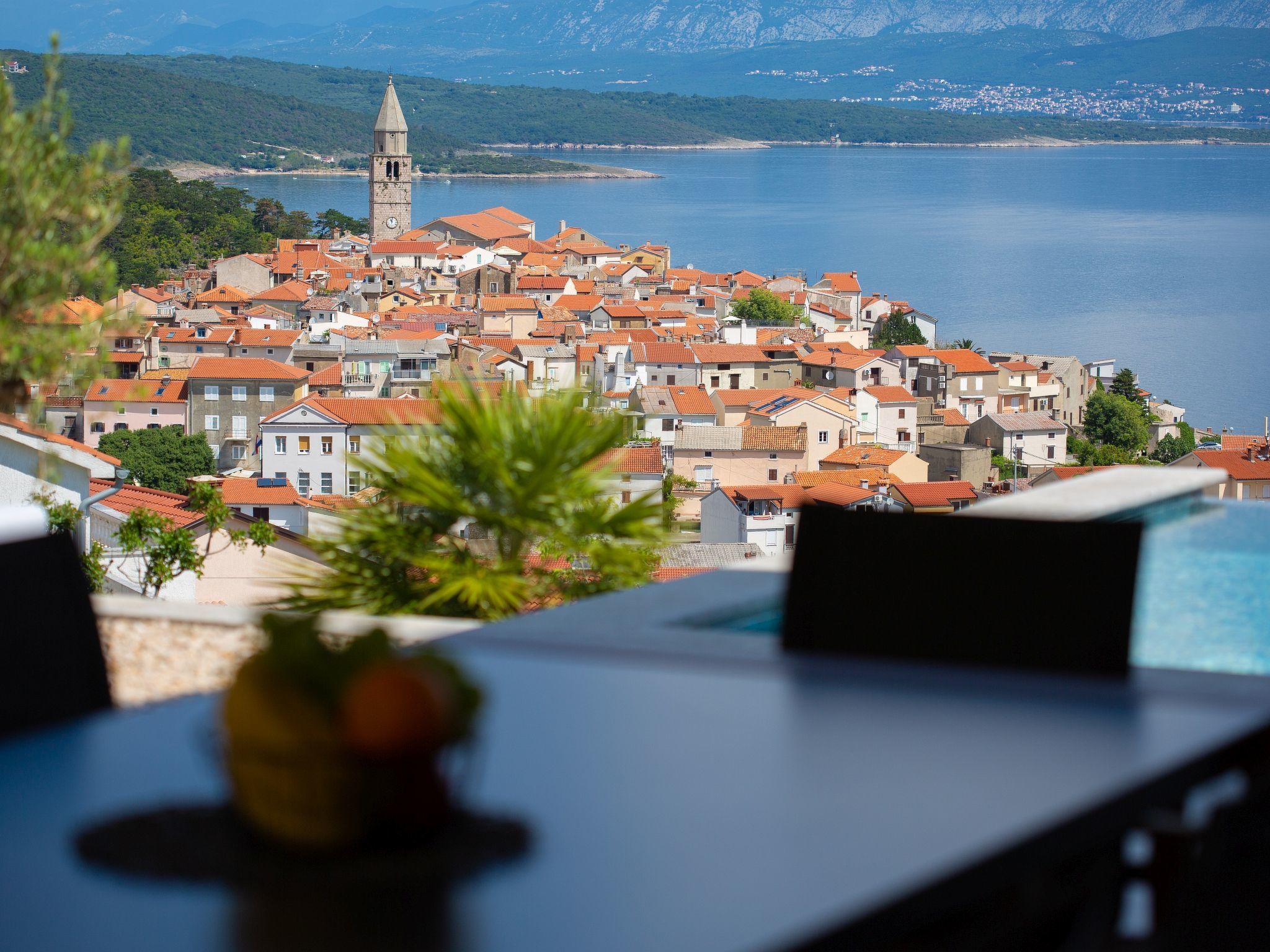 Luxuriöse Villa mit Pool und fantastischem Meerblick-Image-tags.info