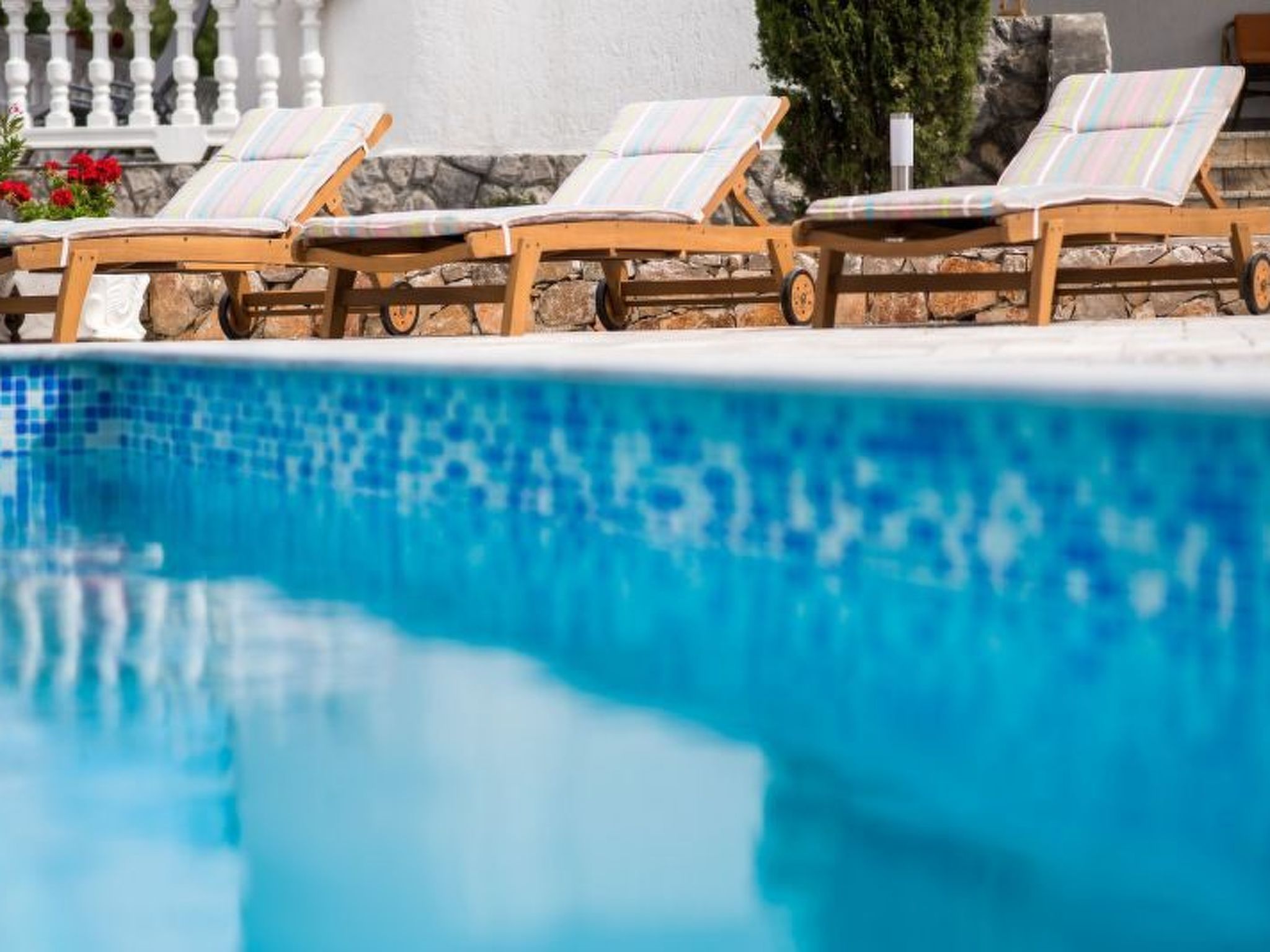 Luxuriöse Villa mit Pool und fantastischem Meerblick-Image-tags.info