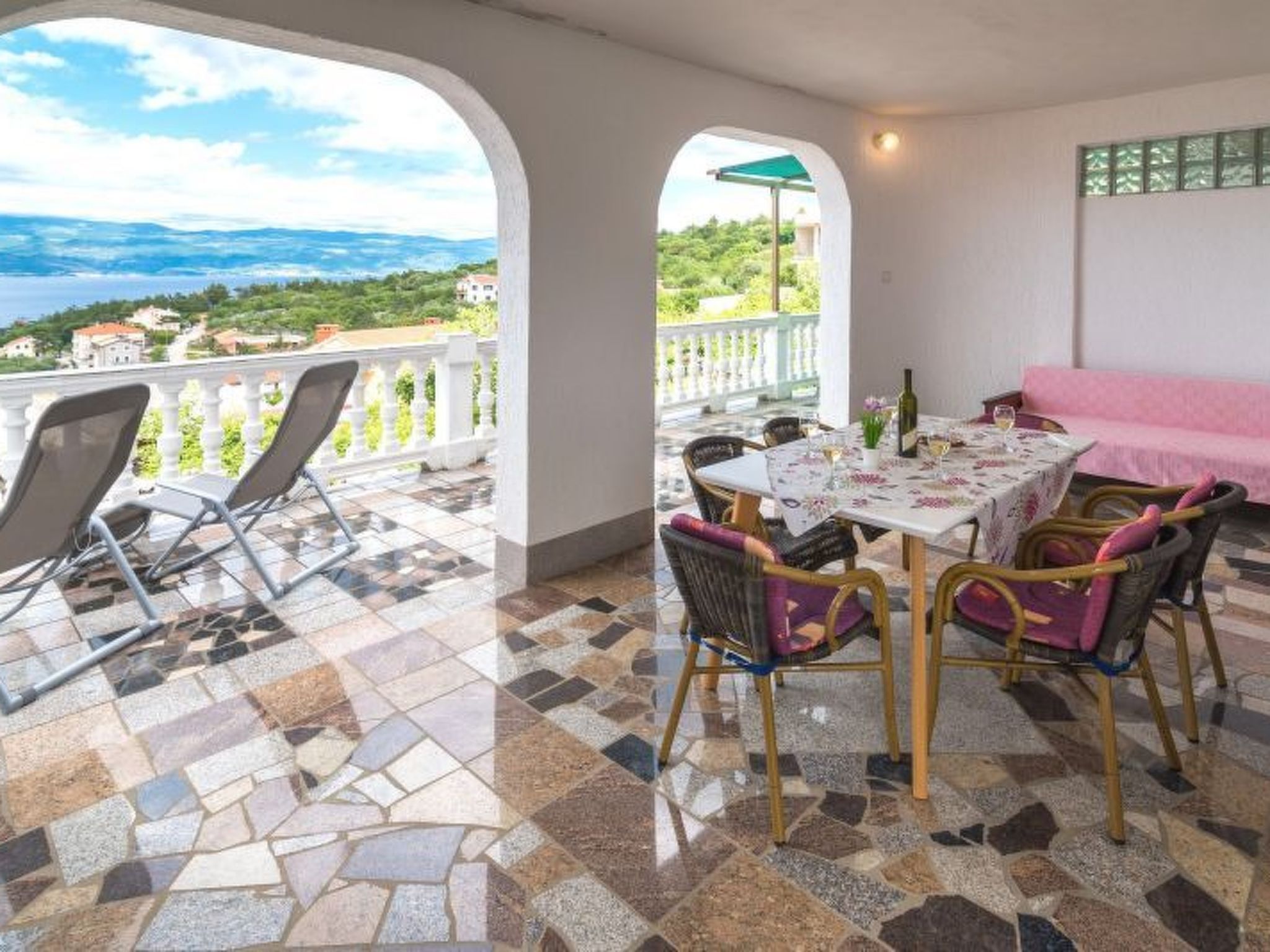 Luxuriöse Villa mit Pool und fantastischem Meerblick-Image-tags.info