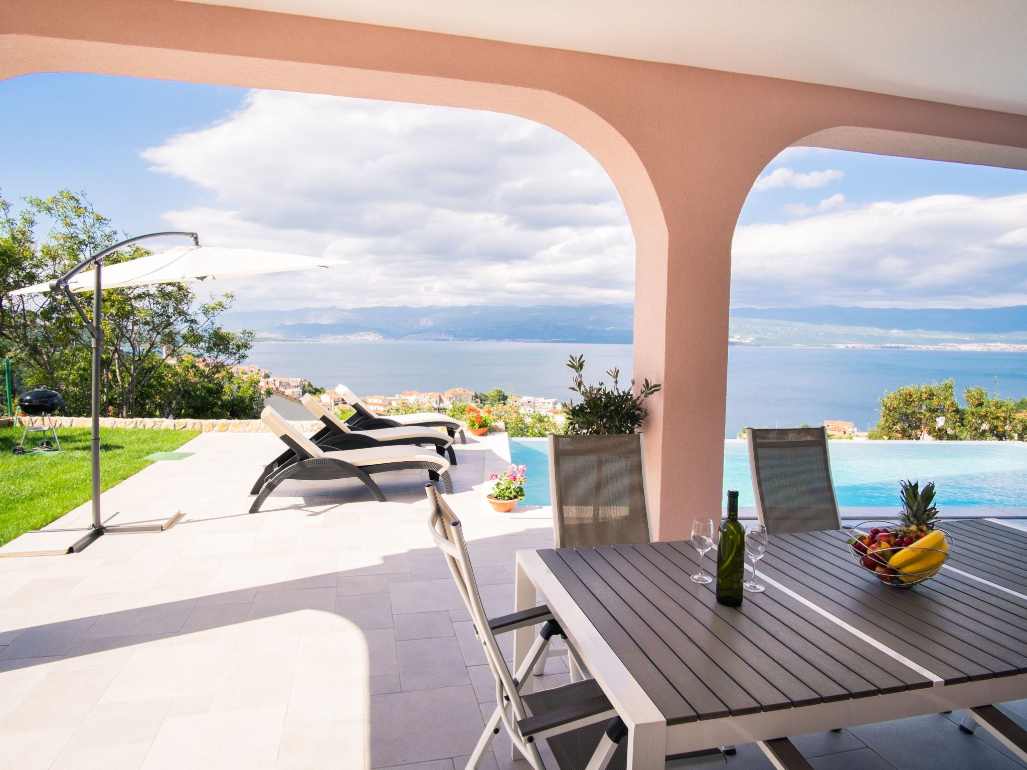 Luxuriöses Appartement Grohot mit privatem Infinity-Pool