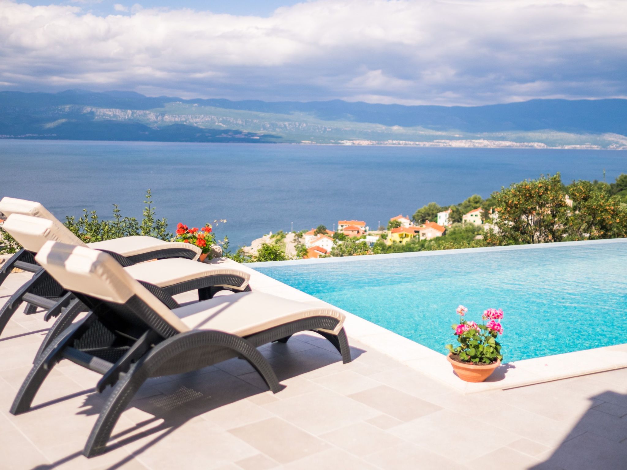 Luxuriöses Appartement Grohot mit privatem Infinity-Pool-Image-tags.info