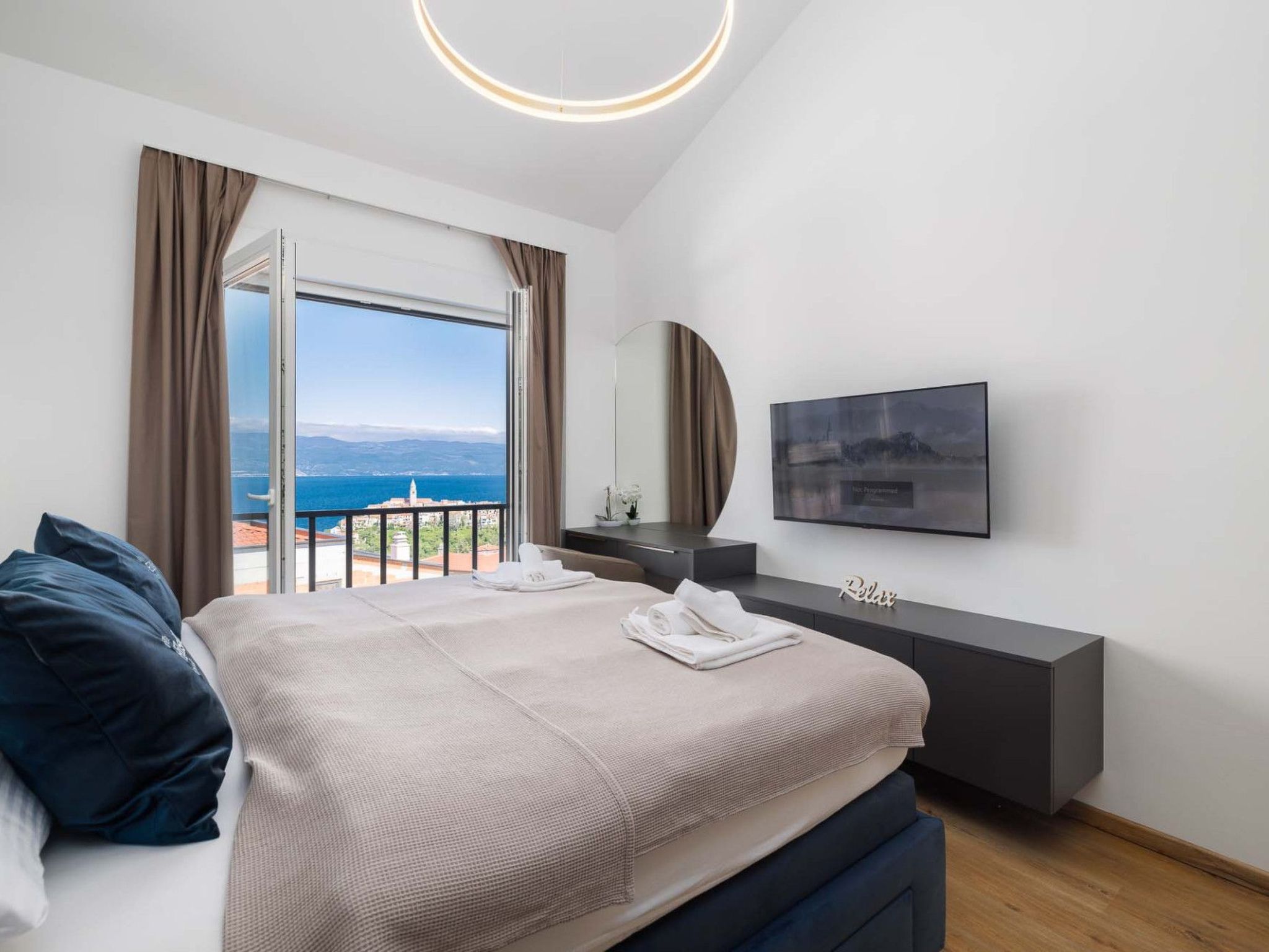 Brandneue Villa - Pool mit Panoramablick aufs Meer-Image-tags.info