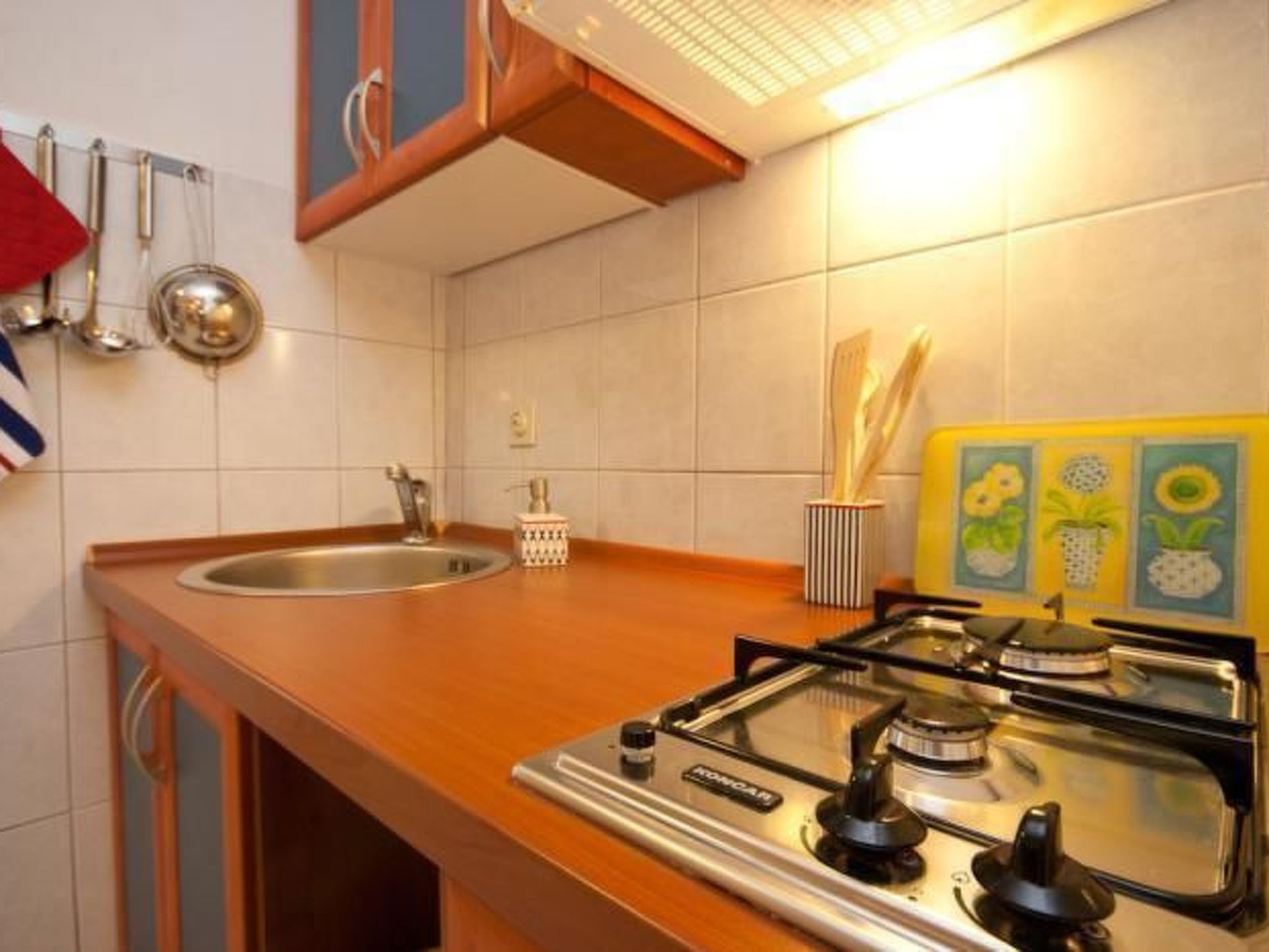 Studio in einem traditionellen Steinhaus, in Baska-Image-tags.info