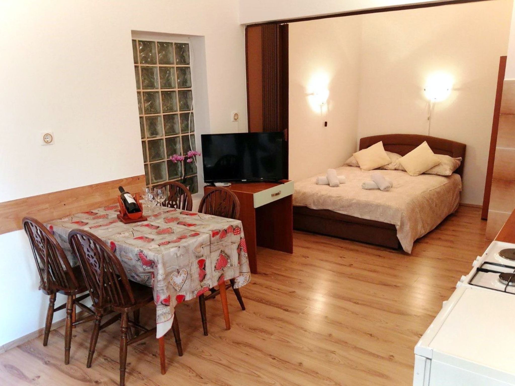 Studio-Apartment mit Terrasse und Parkplatz Accommodation in Krk Island