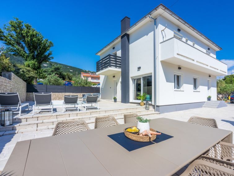 Aan zee gelegen vakantiehuis Villa Velvet in Baška op Krk in Baska