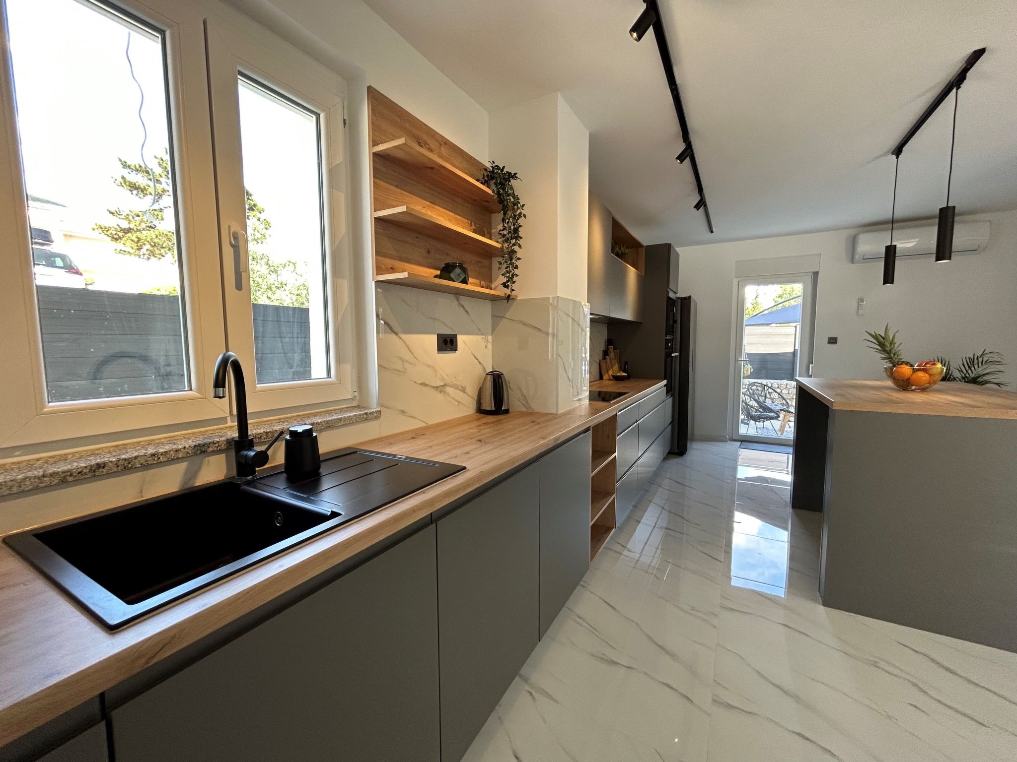 Villa Velvet-Image-tags.info