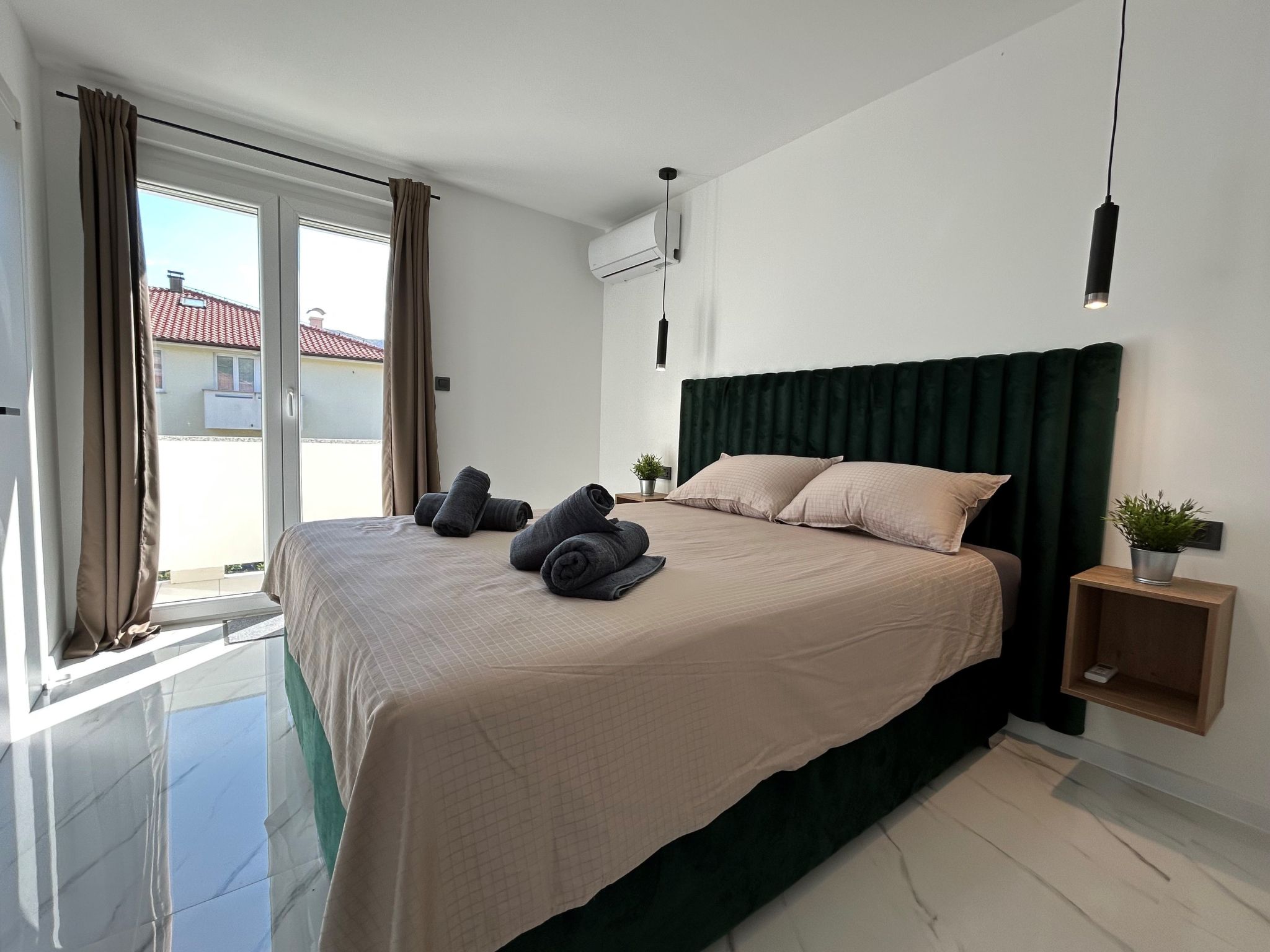 Villa Velvet-Image-tags.info