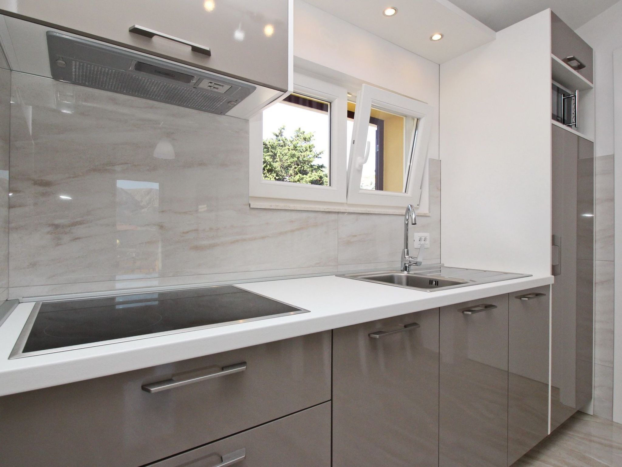 Charmantes Appartement in Baška mit Eigenem Balkon-Binnen