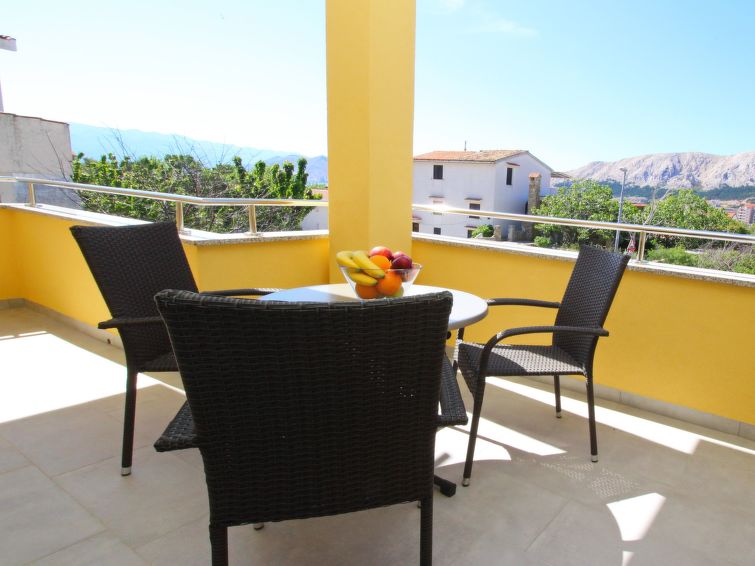3-persoons appartement in Baška op Krk op 450m van de zee in Baska