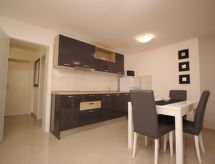 Luxe appartement voor 2 bij zee en strand in Baška, Krk - thumbnail 1