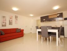 Luxe appartement voor 2 bij zee en strand in Baška, Krk - thumbnail 2
