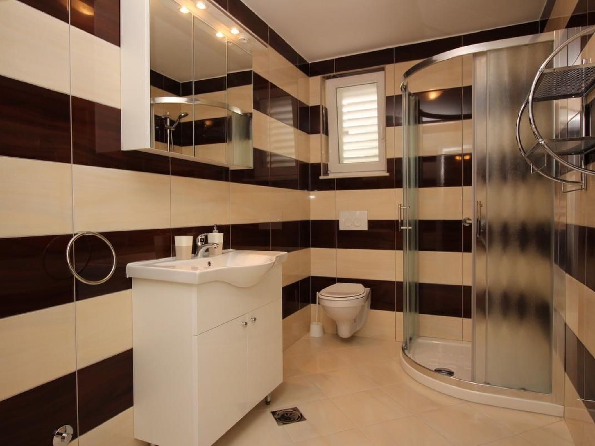 Gorica II A2+2 br.1-Binnen