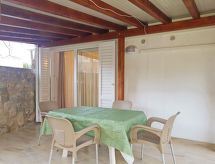Compact studio-appartement met eigen terras op 300 meter van de zee in Baška - thumbnail 1