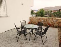 Comfortabel appartement met eigen terras in Baška, op 300 meter van zee - thumbnail 6