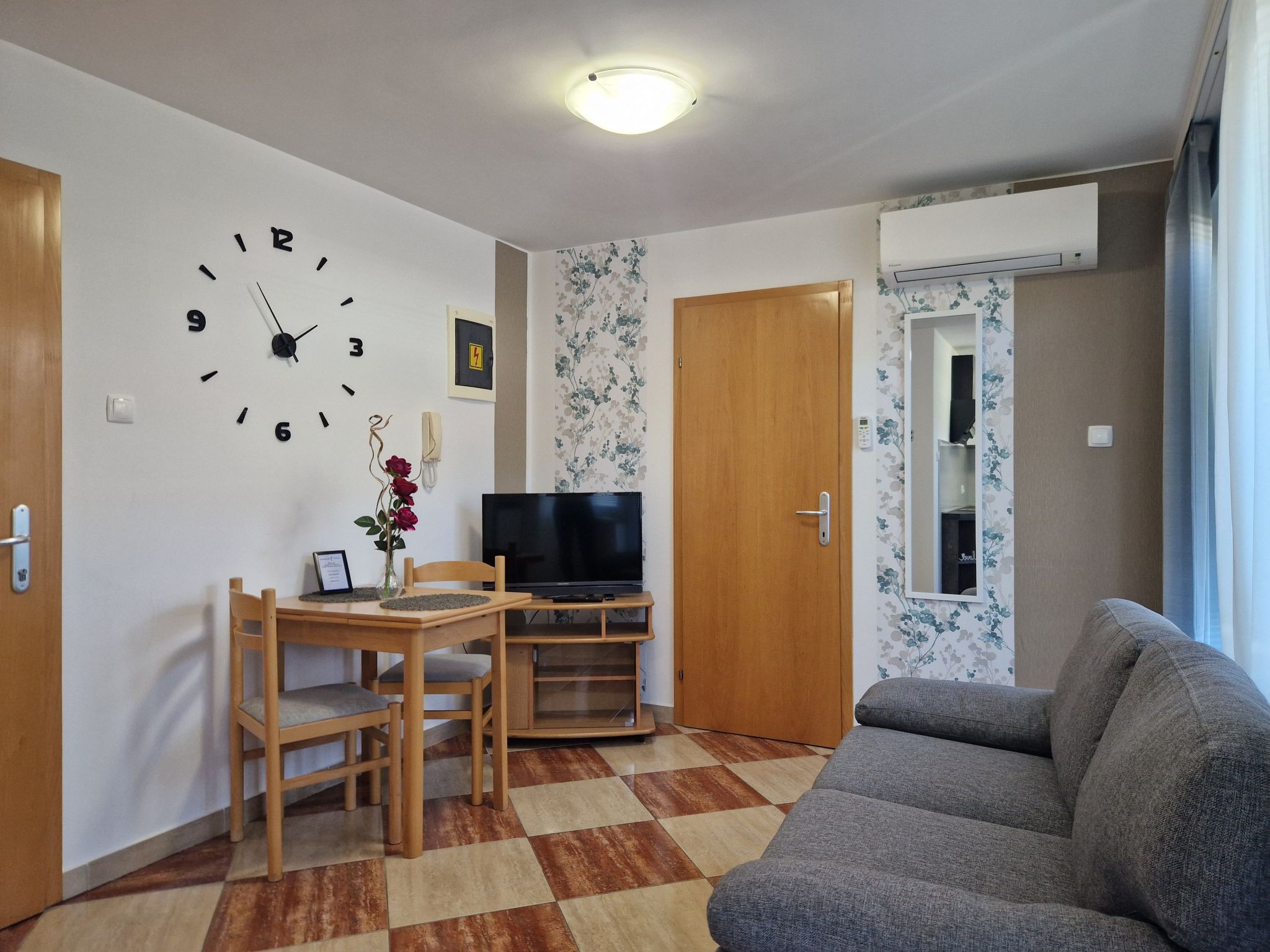 Photo of Modern eingerichtete Apartment ideal für junge Paaren im Zentrum von Baska