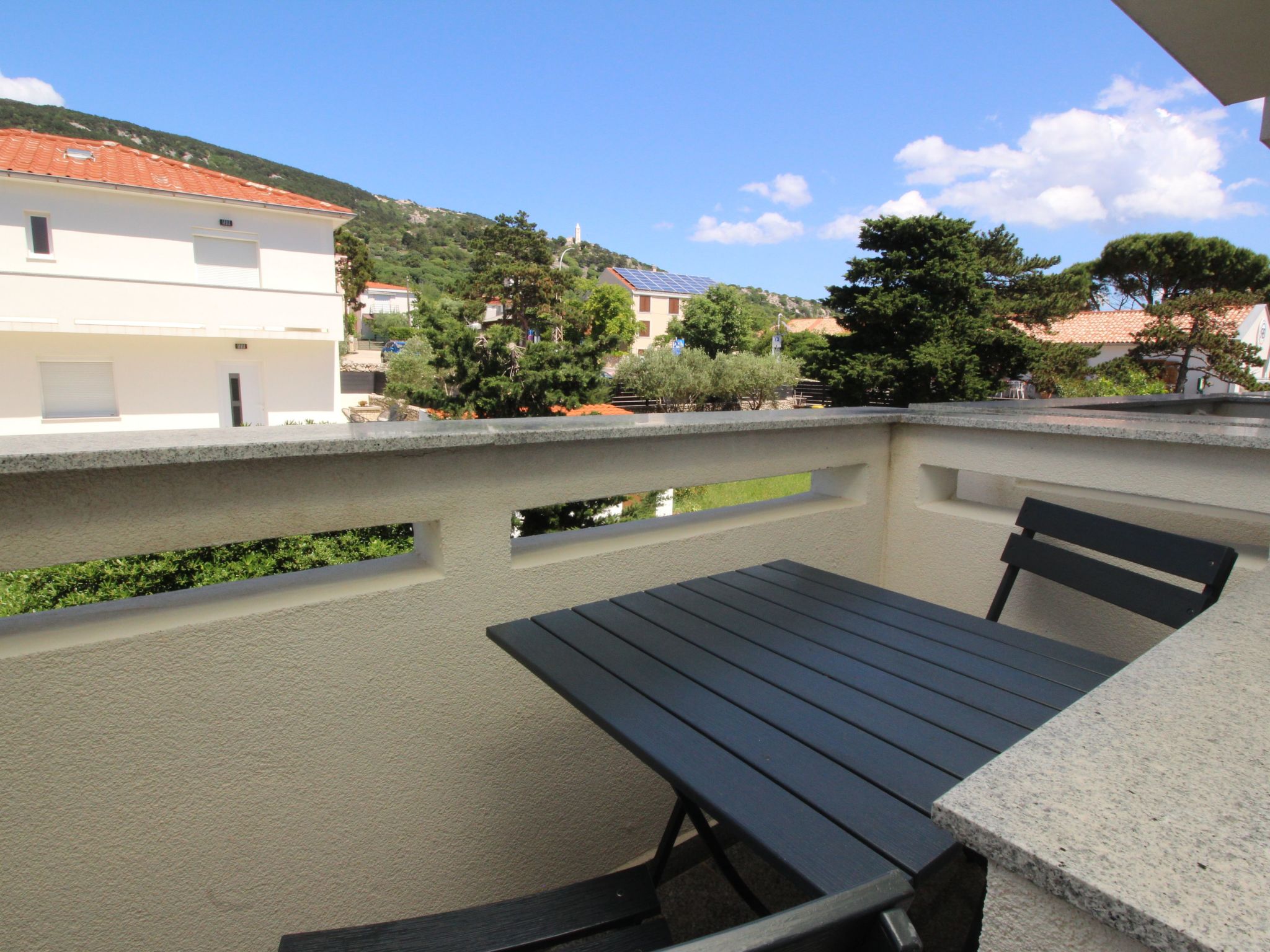 Photo of Modern eingerichtete Apartment ideal für junge Paaren im Zentrum von Baska