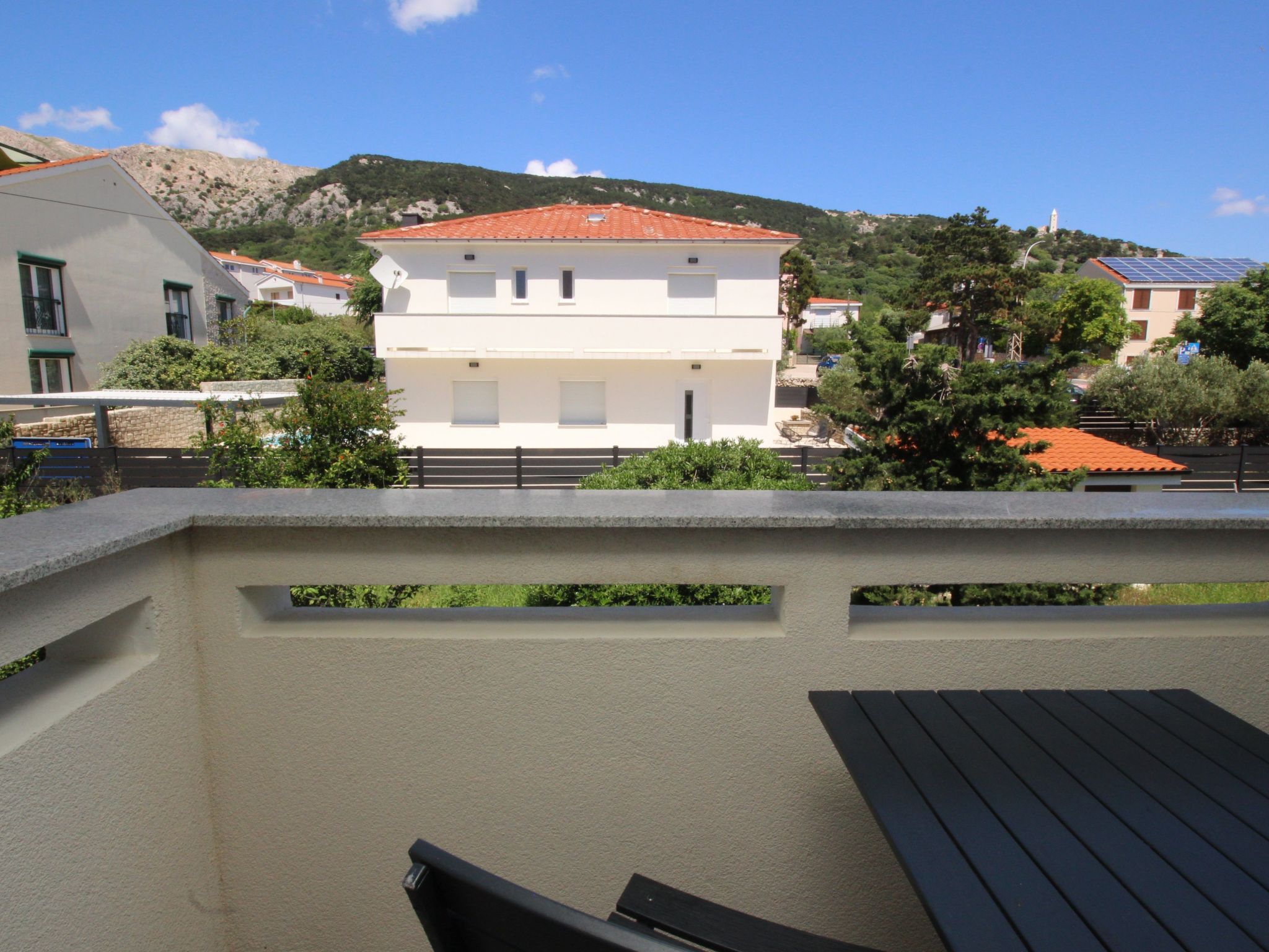 Photo of Modern eingerichtete Apartment ideal für junge Paaren im Zentrum von Baska