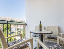Compact appartement met balkon in Baška, op loopafstand van zee - thumbnail 3