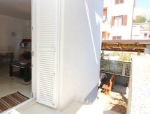 Licht appartement in Baška met eigen terras, vlakbij zee en strand - thumbnail 6