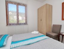 Vrijstaande vakantiewoning voor 5 personen met balkon, op 300 meter van zee in Baška - thumbnail 4