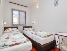 Vrijstaande vakantiewoning voor 5 personen met balkon, op 300 meter van zee in Baška - thumbnail 6