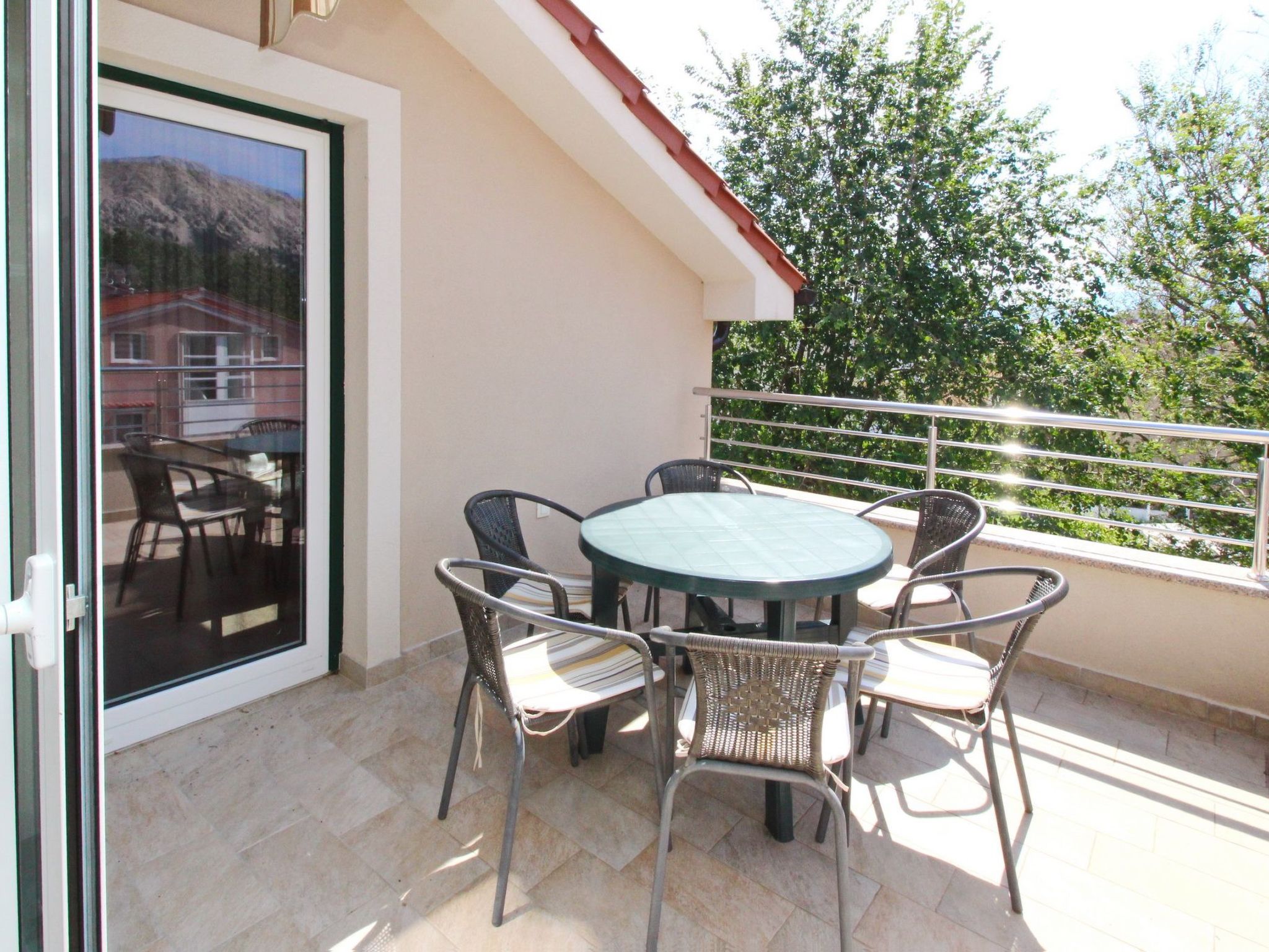 Tolles Appartement in Baška mit Terrasse-Binnen