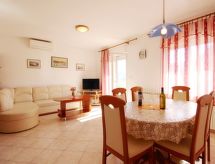 Vrijstaande villa in Baška, 150m van zee met eigen balkon - thumbnail 4